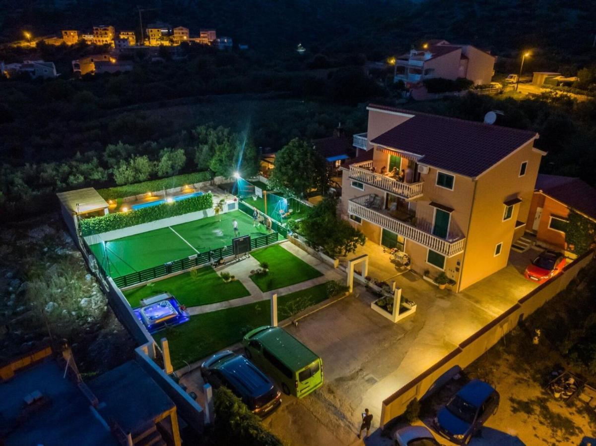 Apartments Mirko Seget Vranjica Eksteriør billede