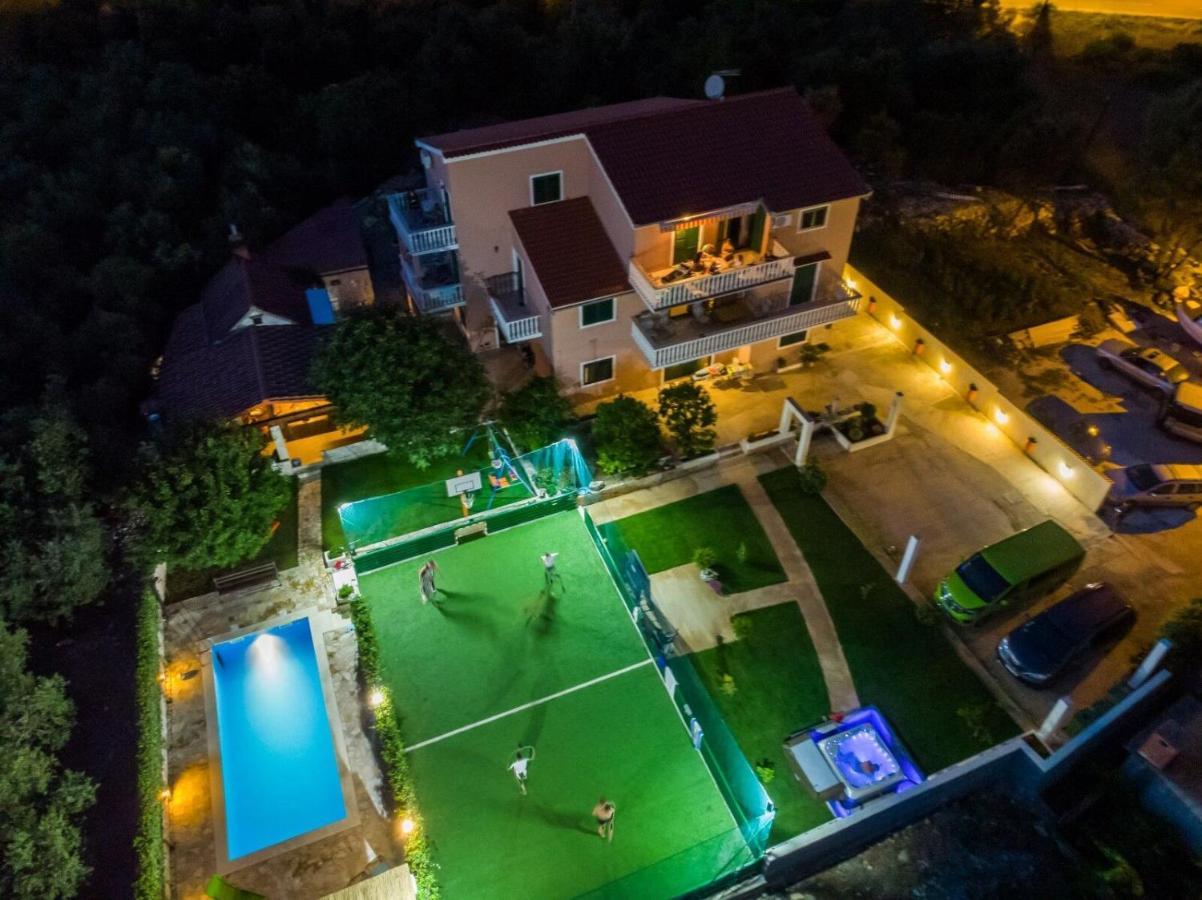 Apartments Mirko Seget Vranjica Eksteriør billede