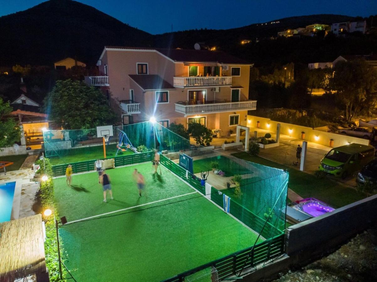 Apartments Mirko Seget Vranjica Eksteriør billede