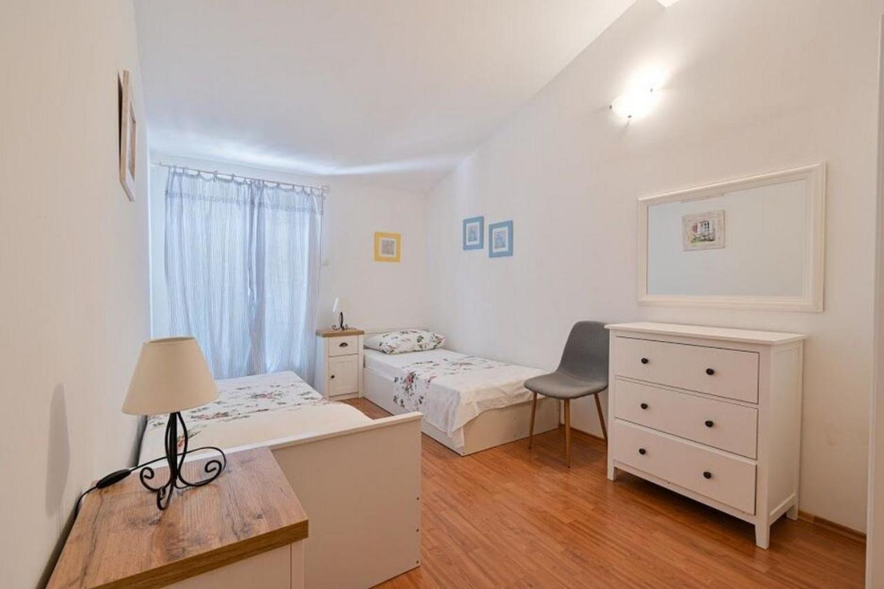 Apartments Mirko Seget Vranjica Eksteriør billede